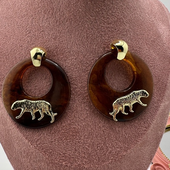 Anthropologie Gold Panthere Resin Brown Elegant Earrings - Picture 3 of 15
